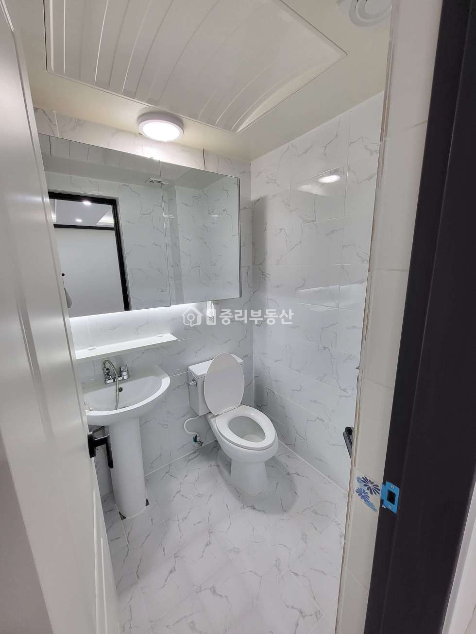 경북 칠곡군 석적읍 중리 226-5 (메트로캐슬) 산아래 공기좋은 곳!! 화이트톤 리모델링된 원룸입니다 월세 매물번호 10077 사진 4