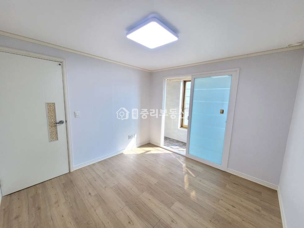 경북 칠곡군 석적읍 중리 184-9 공원뷰 남향 쓰리룸 // 에어컨 2,욕실2 // 깔끔한 화이트톤 인테리어 월세 매물번호 10032 사진 6