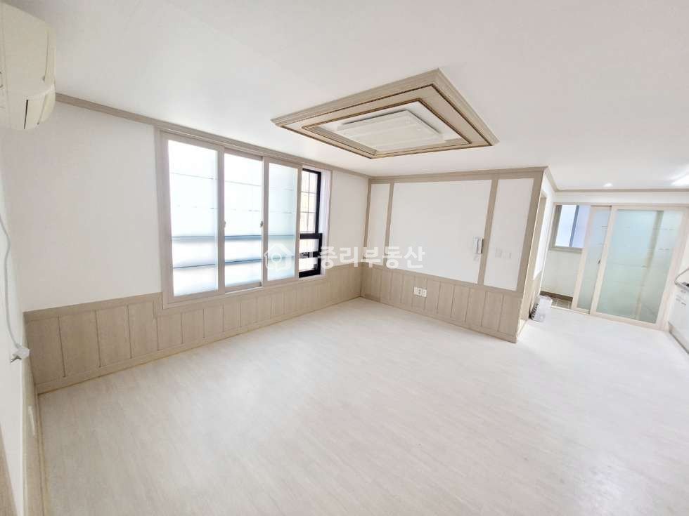 경북 칠곡군 석적읍 중리 83-14 거실과 방이 많이 큰 도보생활 용이한 투룸입니다~ 월세 매물번호 10096 사진 2
