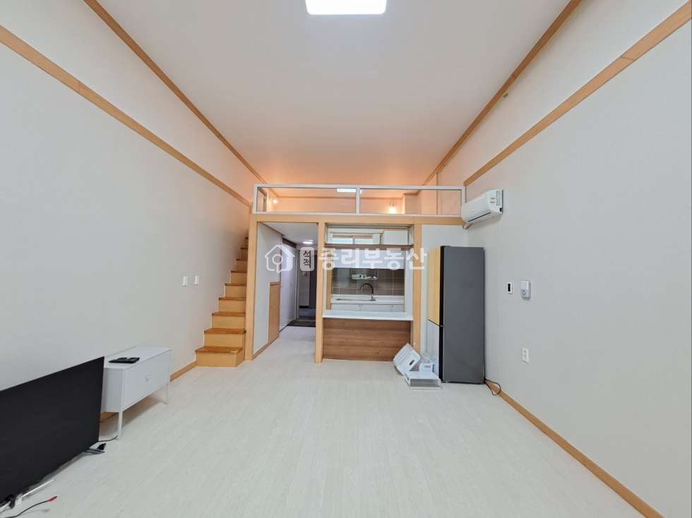 경북 칠곡군 석적읍 중리 229-8 깨끗한 옵션!! 사무실용으로 좋을만큼 사이즈가 큰 원룸입니다. 월세 매물번호 10098 사진 2