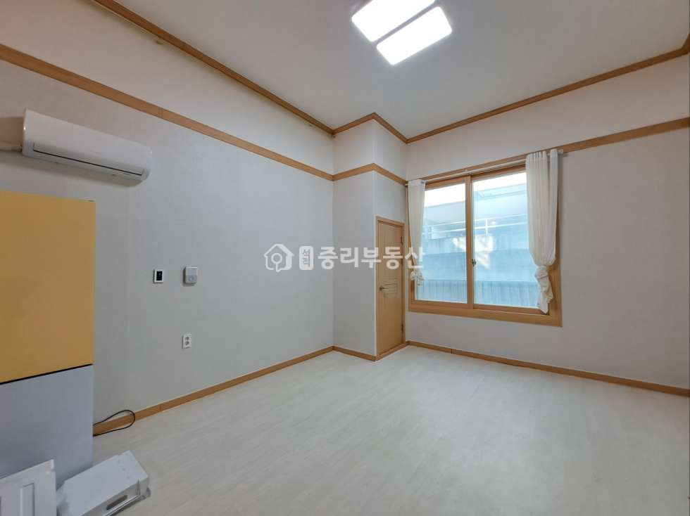경북 칠곡군 석적읍 중리 229-8 깨끗한 옵션!! 사무실용으로 좋을만큼 사이즈가 큰 원룸입니다. 월세 매물번호 10098 사진 4