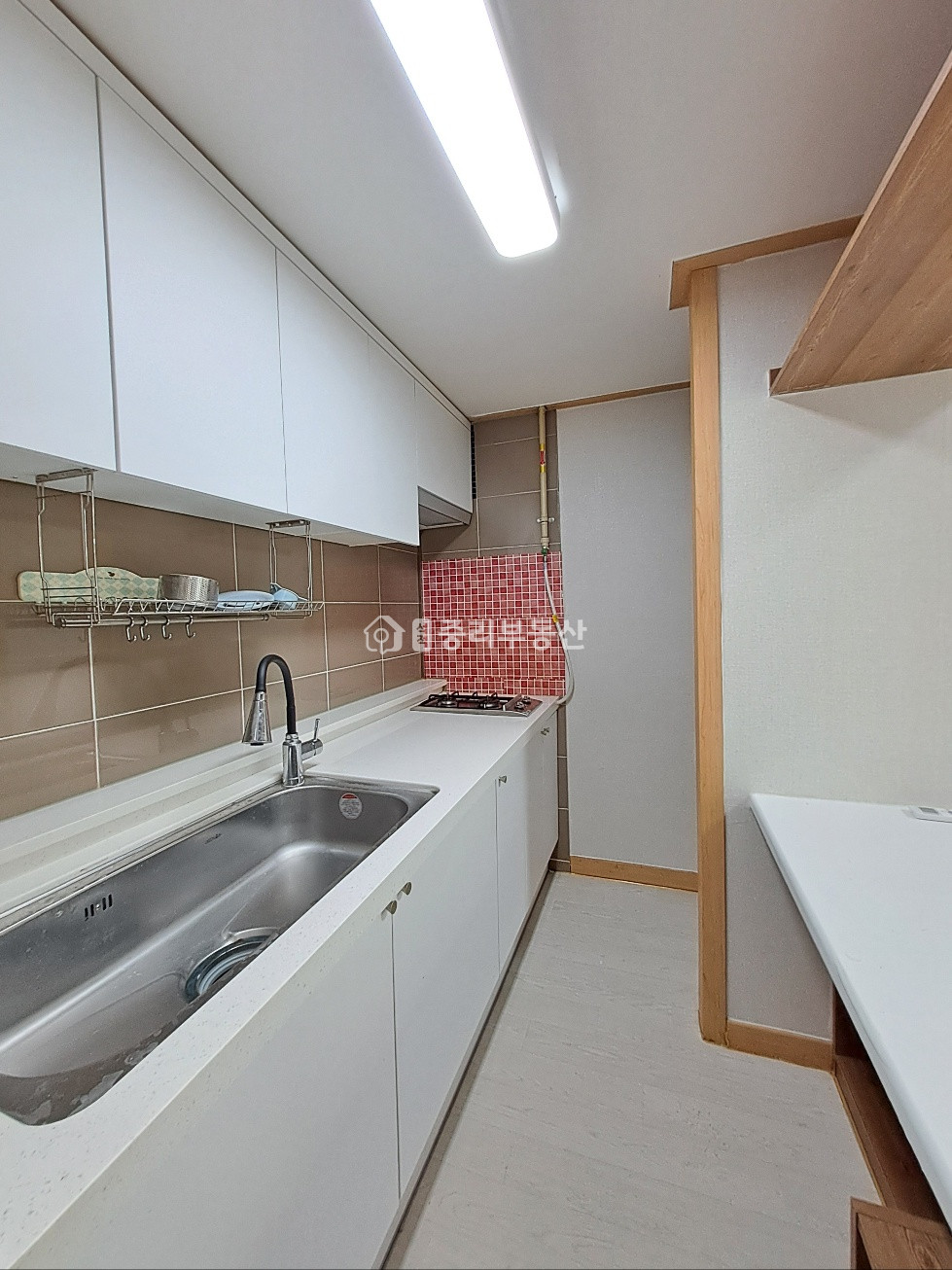 경북 칠곡군 석적읍 중리 229-8 깨끗한 옵션!! 사무실용으로 좋을만큼 사이즈가 큰 원룸입니다. 월세 매물번호 10098 사진 7