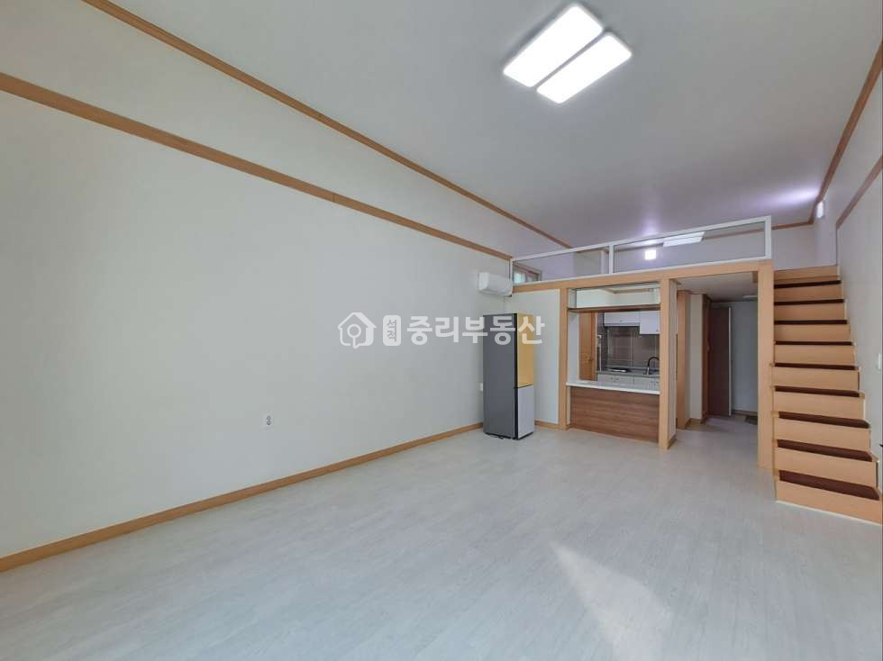 경북 칠곡군 석적읍 중리 229-8 해잘드는 남향!! 사무실용도 좋을만큼 사이즈가 큰 원룸입니다. 월세 매물번호 10099 사진 3