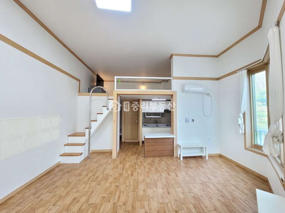경북 칠곡군 석적읍 중리 229-8 공원뷰~ 탁트인 전망.. 창이 커서 해가 많이 드는 남동향 복층원룸입니다~ 월세 매물번호 10101 사진 1