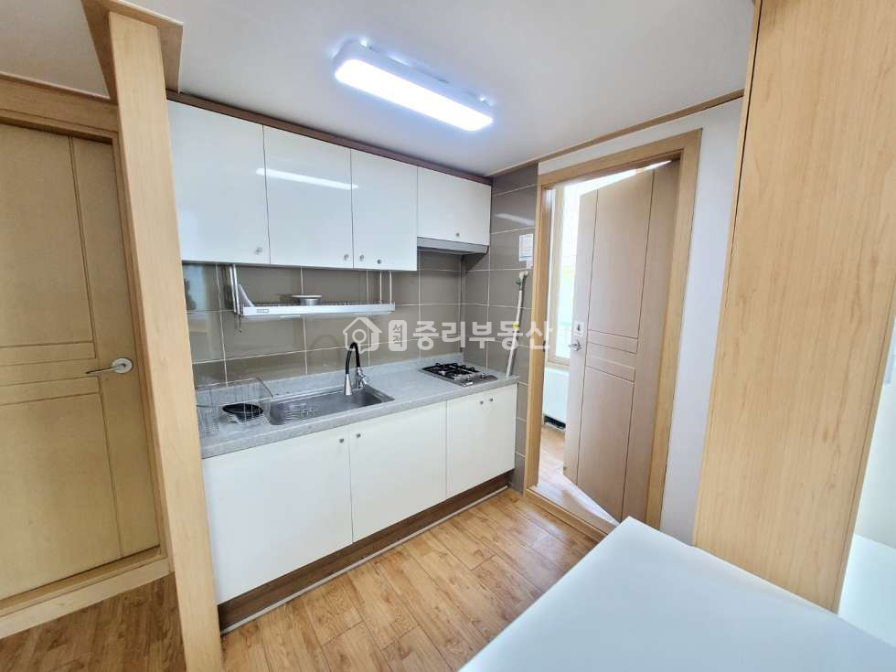 경북 칠곡군 석적읍 중리 229-8 공원뷰~ 탁트인 전망.. 창이 커서 해가 많이 드는 남동향 복층원룸입니다~ 월세 매물번호 10101 사진 6