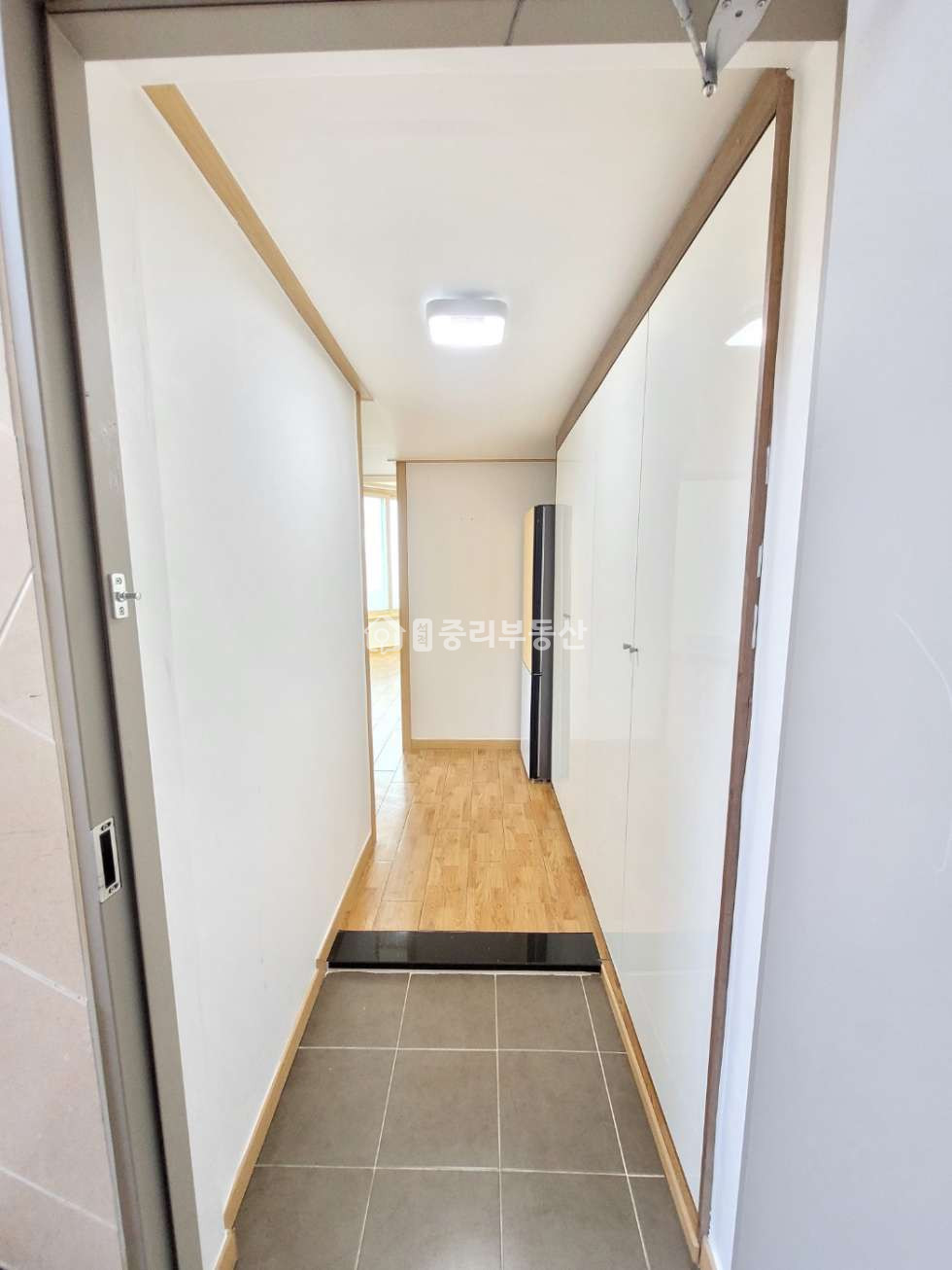 경북 칠곡군 석적읍 중리 229-8 공원뷰~ 탁트인 전망.. 창이 커서 해가 많이 드는 남동향 복층원룸입니다~ 월세 매물번호 10101 사진 12