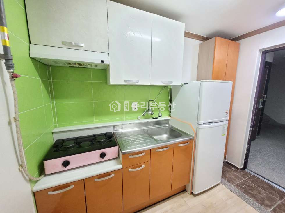 경북 칠곡군 석적읍 중리 172-6 반듯한 거실. 주방이 거실과 떨어져 있는 구조. 넓은 미투입니다~ 월세 매물번호 10228 사진 10