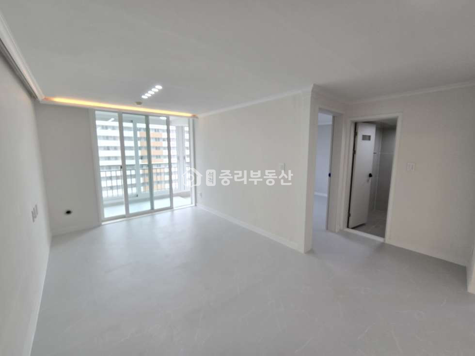 경북 칠곡군 석적읍 중리 141 111동 부영 외부 샤시까지 올리모델링한 로얄층 밝은 아파트 입니다~ 매매 매물번호 10035 사진 3