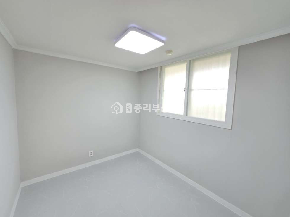 경북 칠곡군 석적읍 중리 141 111동 부영 외부 샤시까지 올리모델링한 로얄층 밝은 아파트 입니다~ 매매 매물번호 10035 사진 4