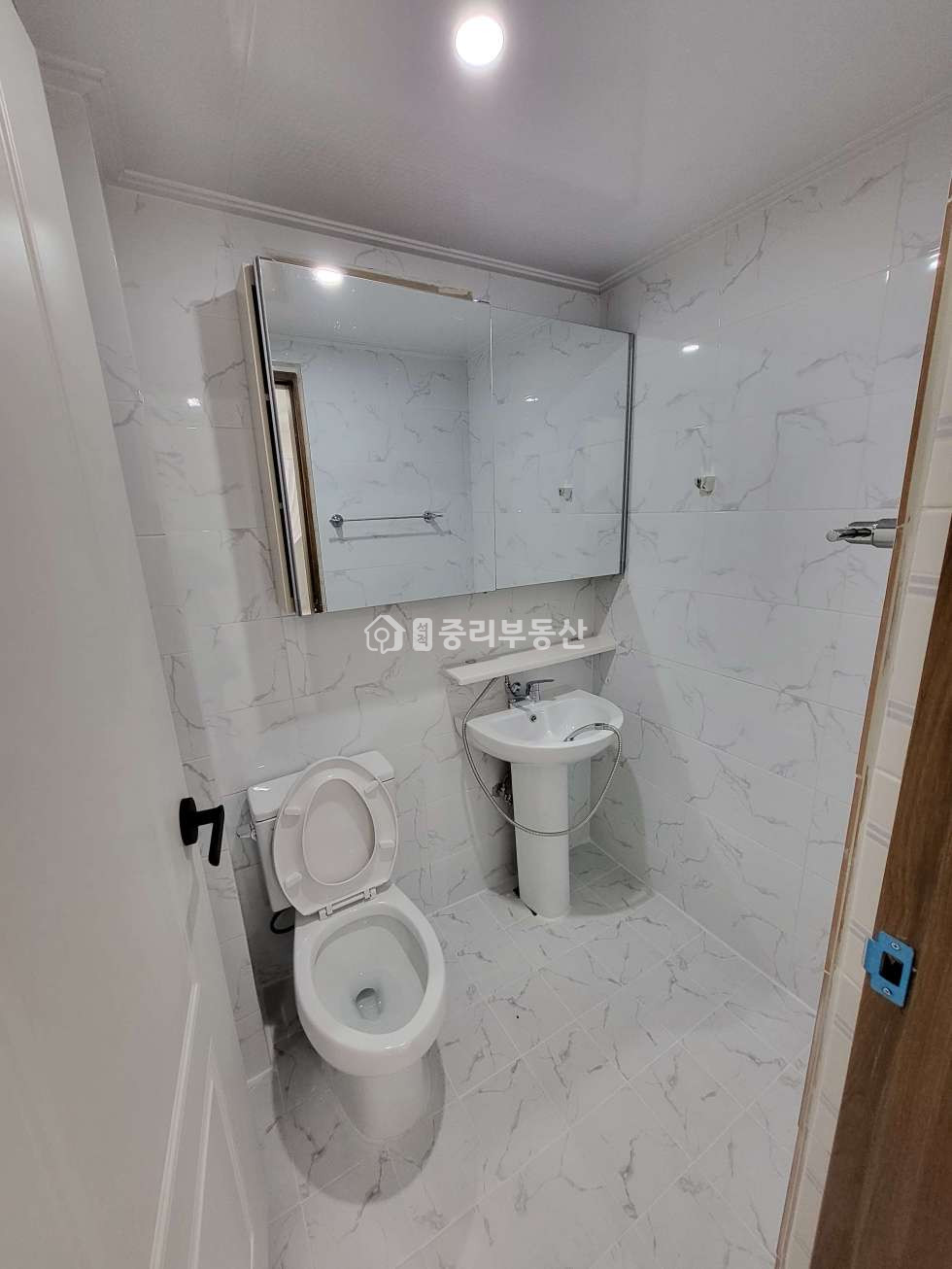 경북 칠곡군 석적읍 중리 236-15 장곡초지나 대로변..깔끔한 리모델링.. 월세 매물번호 10019 사진 6