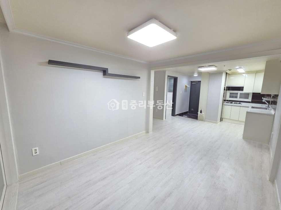경북 칠곡군 석적읍 중리 141 112동 리모델링 했는데 저렴한 19평형 아파트입니다~ 월세 매물번호 10299 사진 1