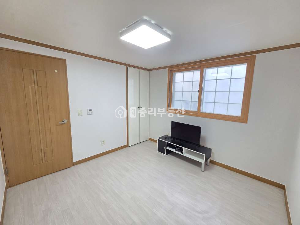 경북 칠곡군 석적읍 중리 226-19 원룸 가격. 층간소음 걱정없는 탑층. 공기좋고 깔끔한 미니투룸 월세 매물번호 10368 사진 8