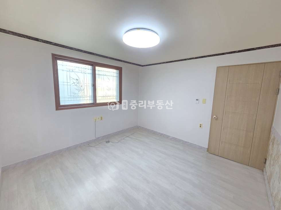 경북 칠곡군 석적읍 중리 226-4 (그랜드캐슬) 에어컨2개,베란다2개. 조용하고 공기좋은 위치.. 저렴한 동향투룸입니다~ 월세 매물번호 10387 사진 11