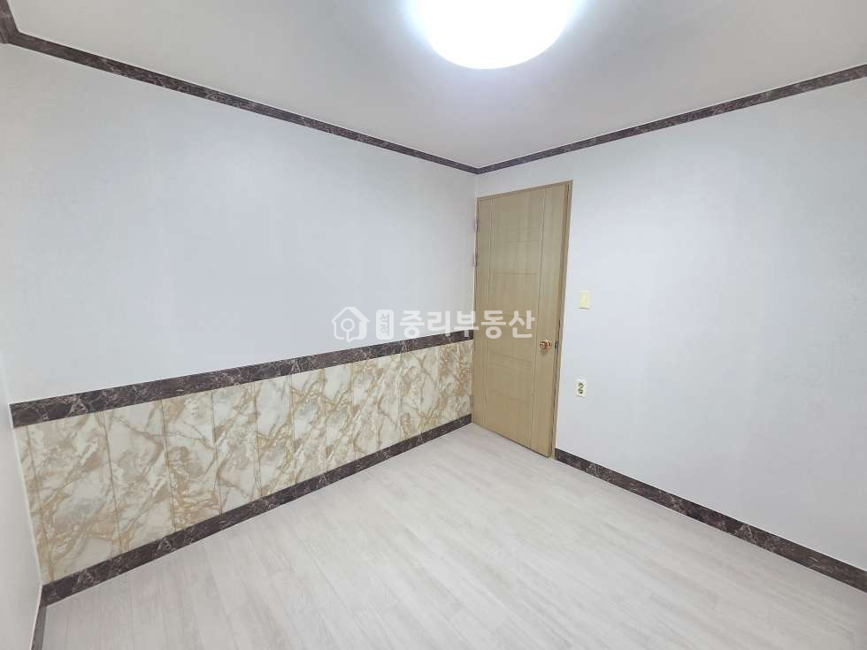 경북 칠곡군 석적읍 중리 226-4 (그랜드캐슬) 에어컨2개,베란다2개. 조용하고 공기좋은 위치.. 저렴한 동향투룸입니다~ 월세 매물번호 10387 사진 15